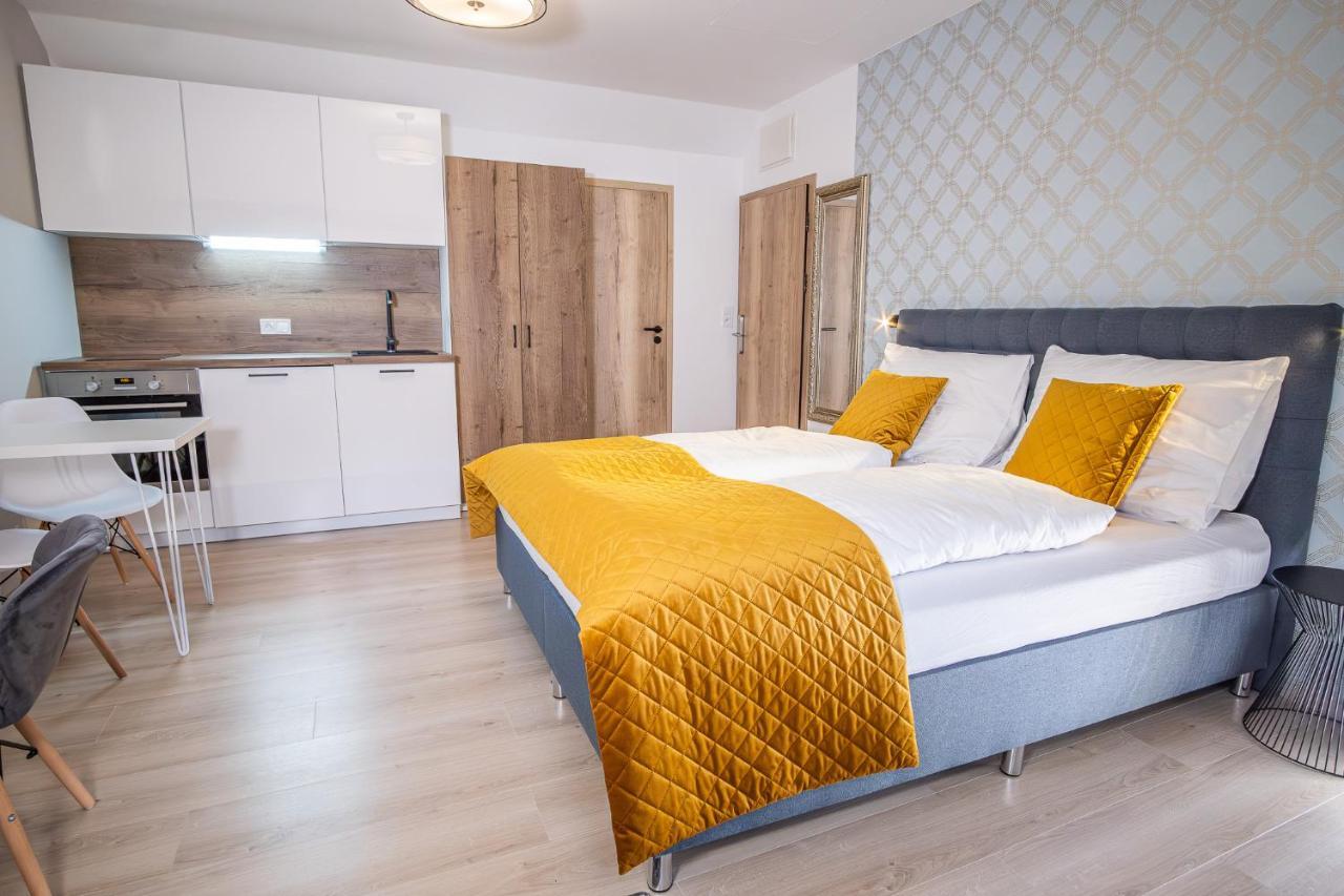 Boutique Apartments Old Town Ceske Budejovice Bagian luar foto